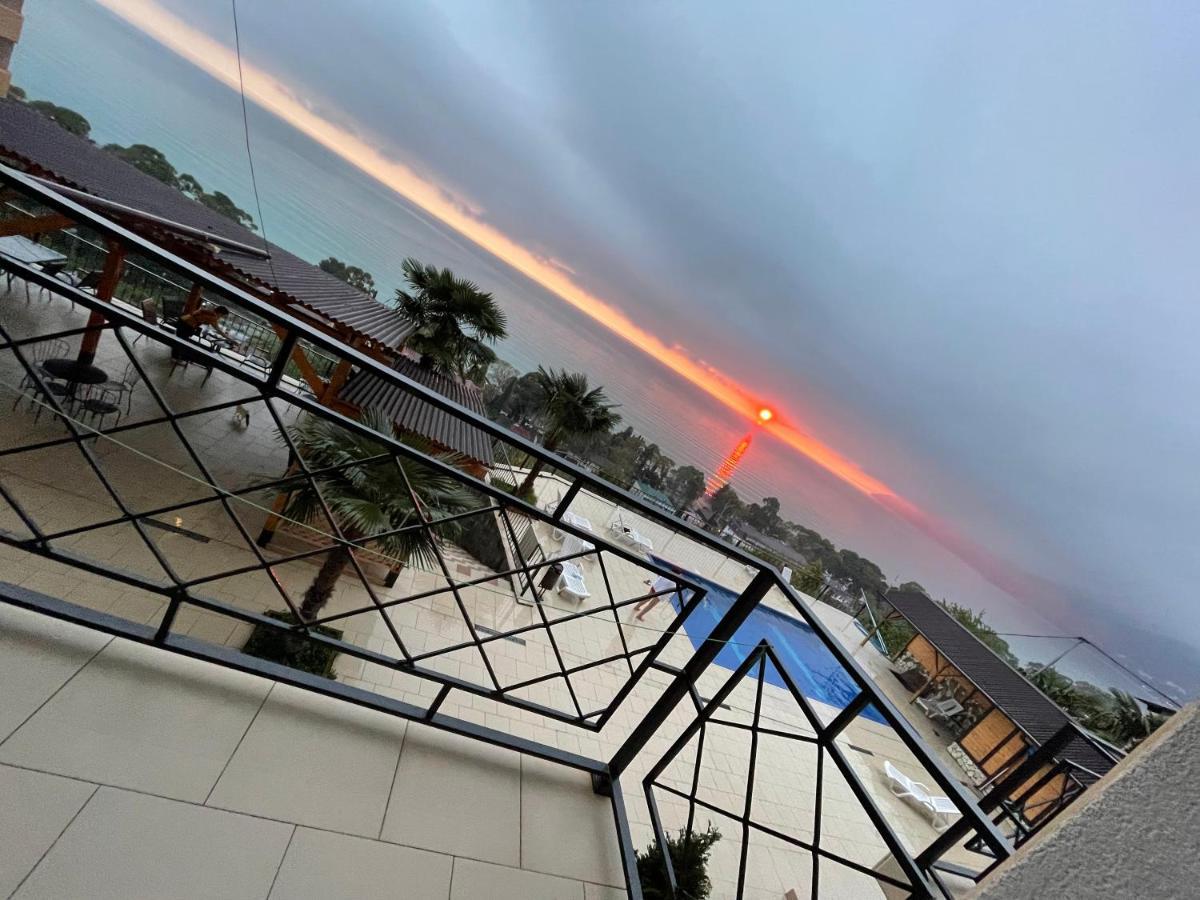 Astan Hotel Gagry Eksteriør bilde