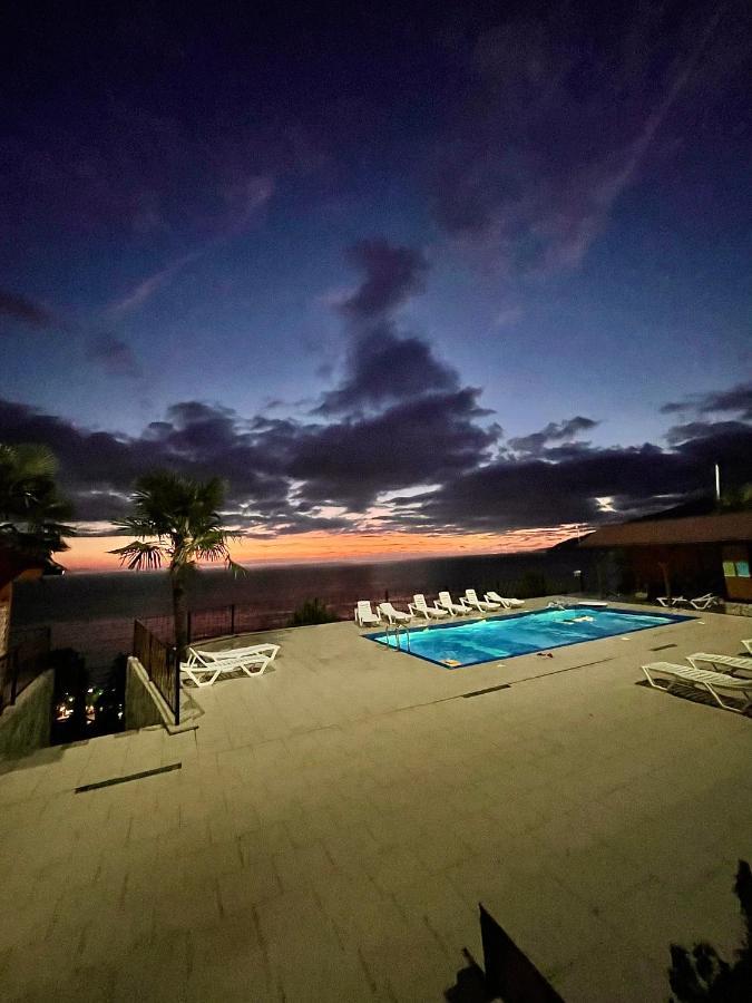 Astan Hotel Gagry Eksteriør bilde