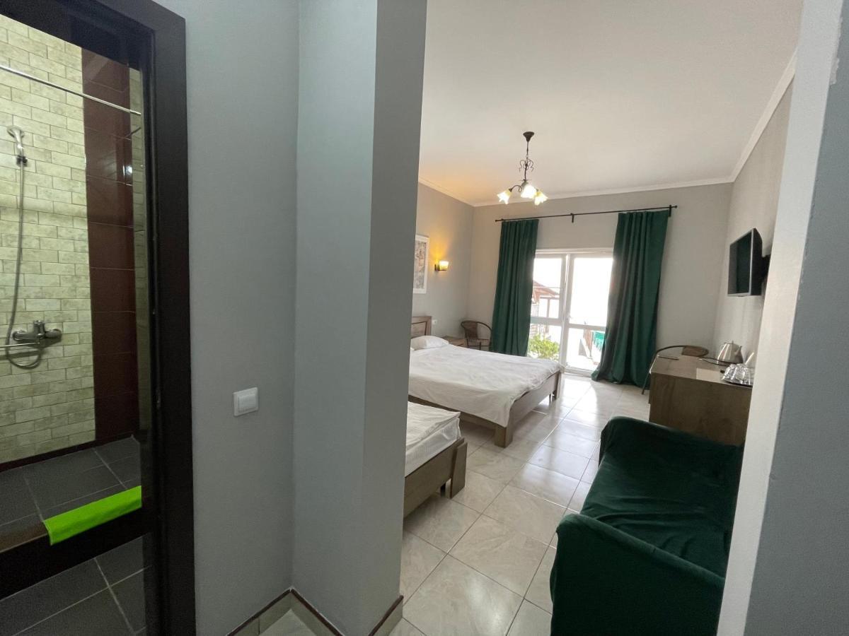 Astan Hotel Gagry Eksteriør bilde